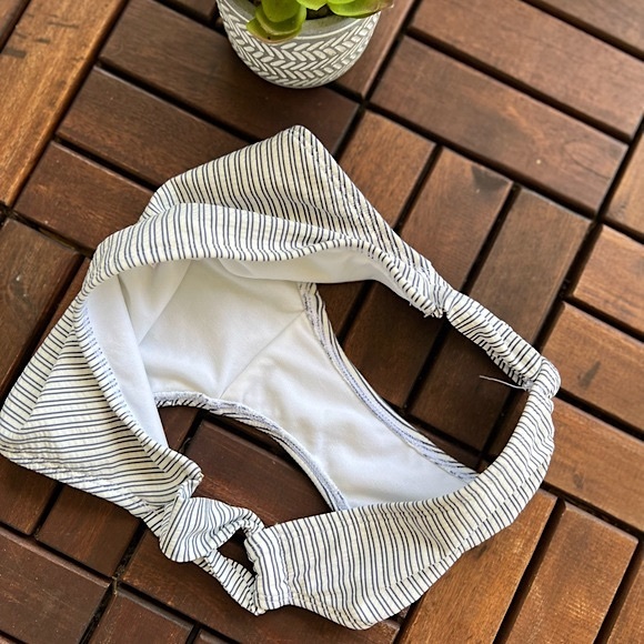 ✨LIKE NEW✨Xhililaration Blue & White Striped Bikini Bottom - Size Womens Small - Picture 4 of 6
